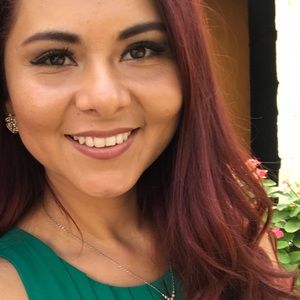 Meet your Posher, Delmy